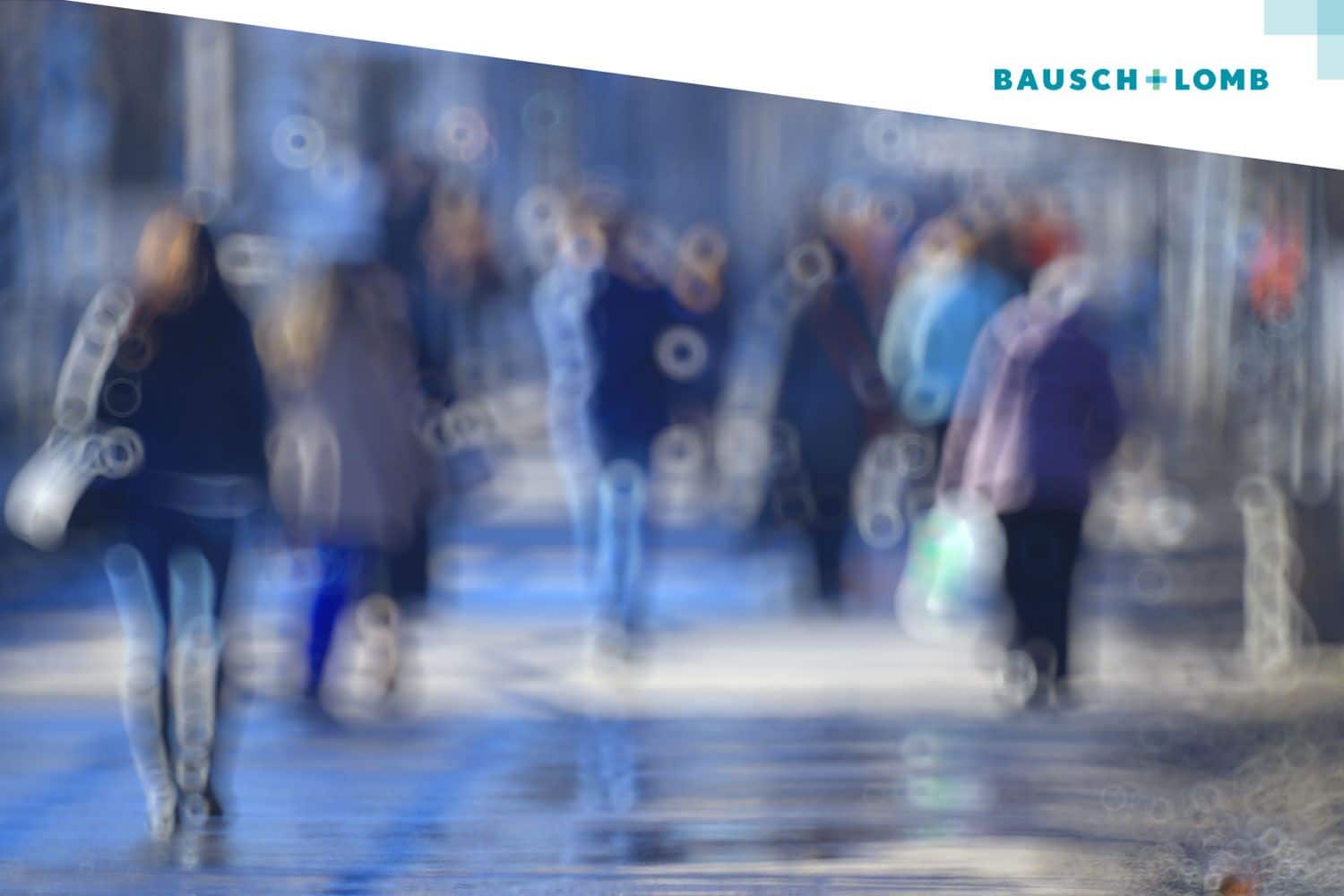 Rozmyte widzenie ludzi na ulicy pod wpływem wady wzroku